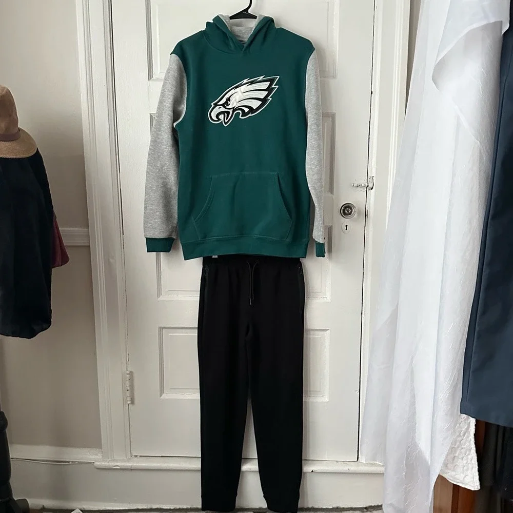 NFL Team Apparel‎ Green Philadelphia Eagles Hoodie & Old Navy Black Jogger Pants